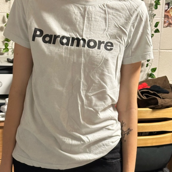 Paramore tee - Picture 3 of 3